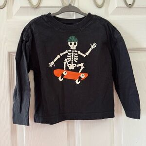 💀 Hanna Andersson Black Skeleton Skateboard Long Sleeve Tee - Size 2T